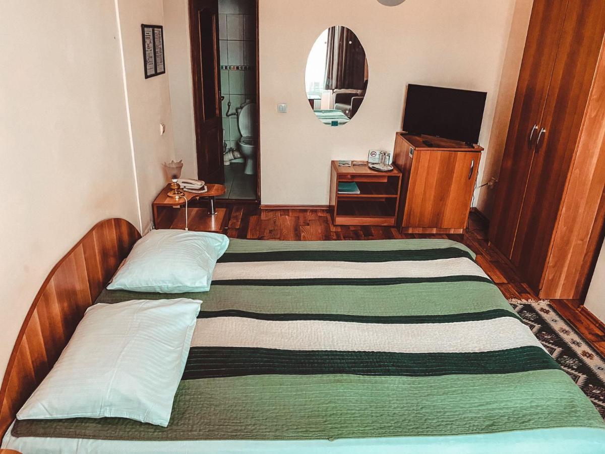 Vila Royal Hotel Sighetu Marmaţiei Esterno foto